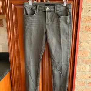 J BRAND GREY STRAIGHT LEG JEAN, WOMANS SIZE 28